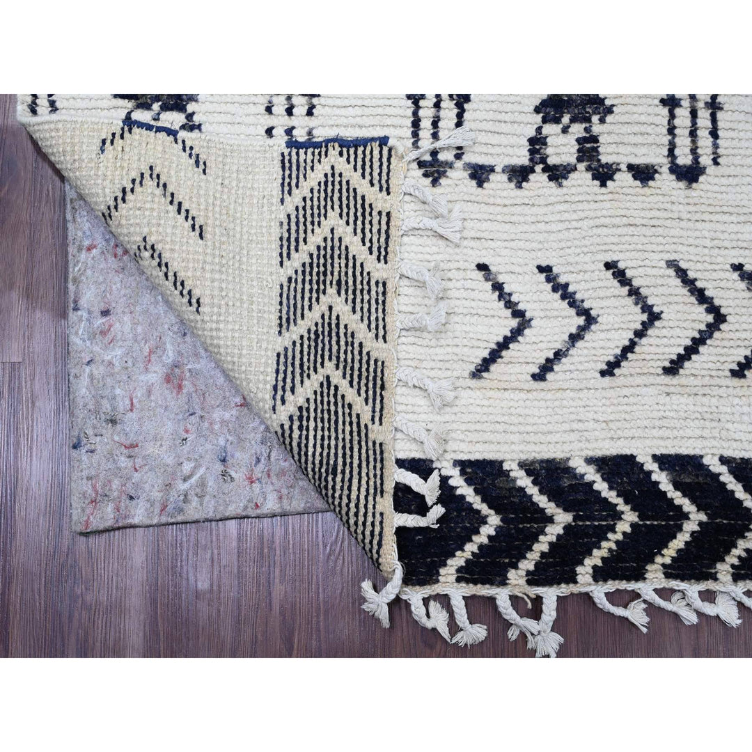 4'6" x 8'8" New Hand Knotted Ivory Wool Rectangle Oriental Rug - MOA10220944