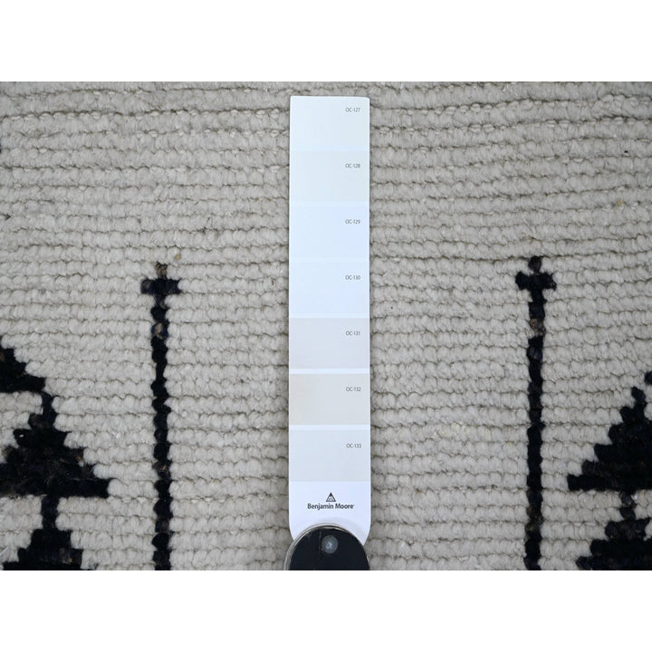 4'6" x 8'8" New Hand Knotted Ivory Wool Rectangle Oriental Rug - MOA10220944