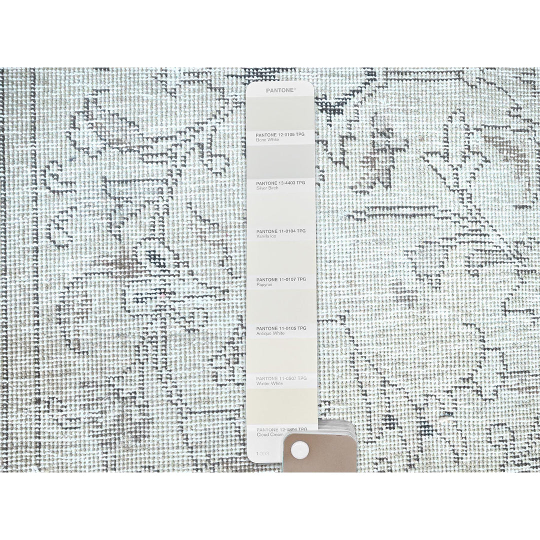 2'6" x 9'11" Vintage Hand Knotted Ivory Wool Runner Oriental Rug - MOA102223