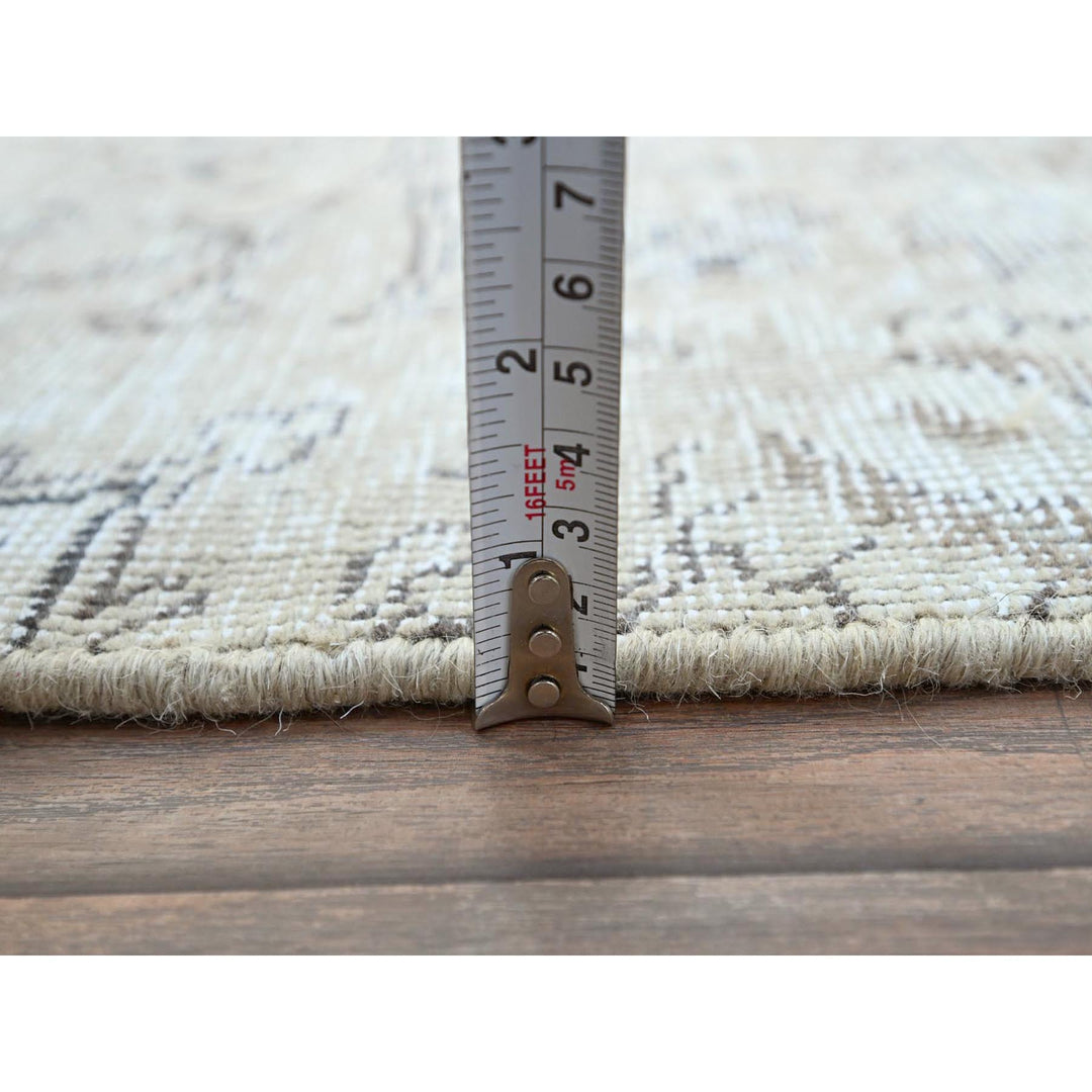 2'6" x 9'11" Vintage Hand Knotted Ivory Wool Runner Oriental Rug - MOA102223