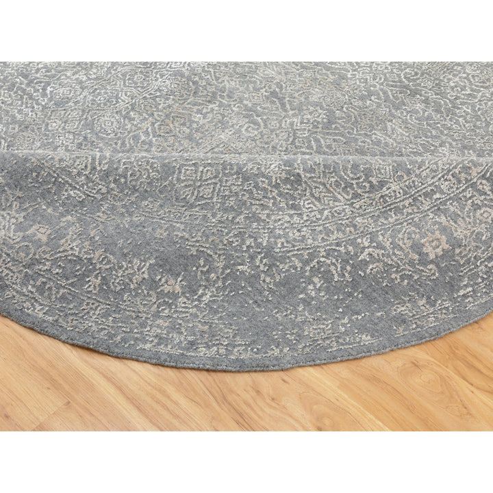 7'10" x 7'10" New Hand Loomed Grey Wool & Silk Round Oriental Rug - MOA10258616