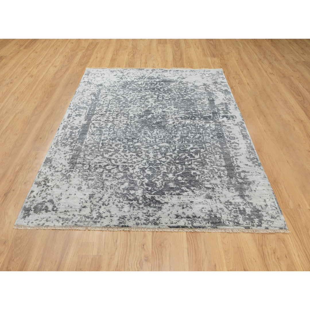 5'3" x 7'0" New Hand Knotted Grey Wool & Pure Silk Rectangle Oriental Rug - MOA10262068