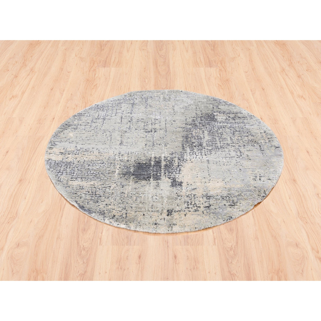 4'10" x 4'10" New Hand Knotted Grey Wool & Silk Round Oriental Rug - MOA10262683