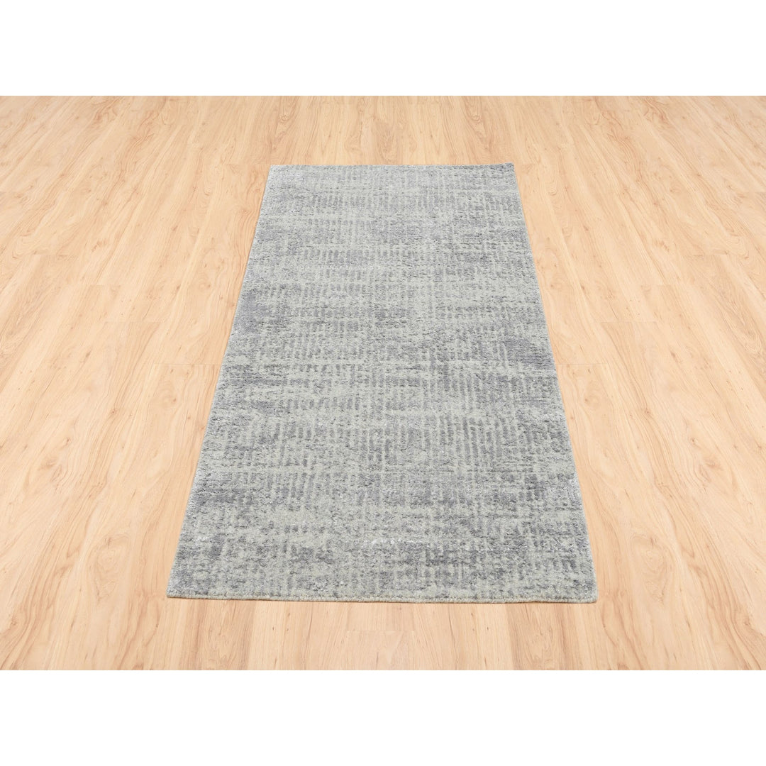 2'6" x 6'0" New Hand Loomed Grey Wool & Silk Runner Oriental Rug - MOA10262849