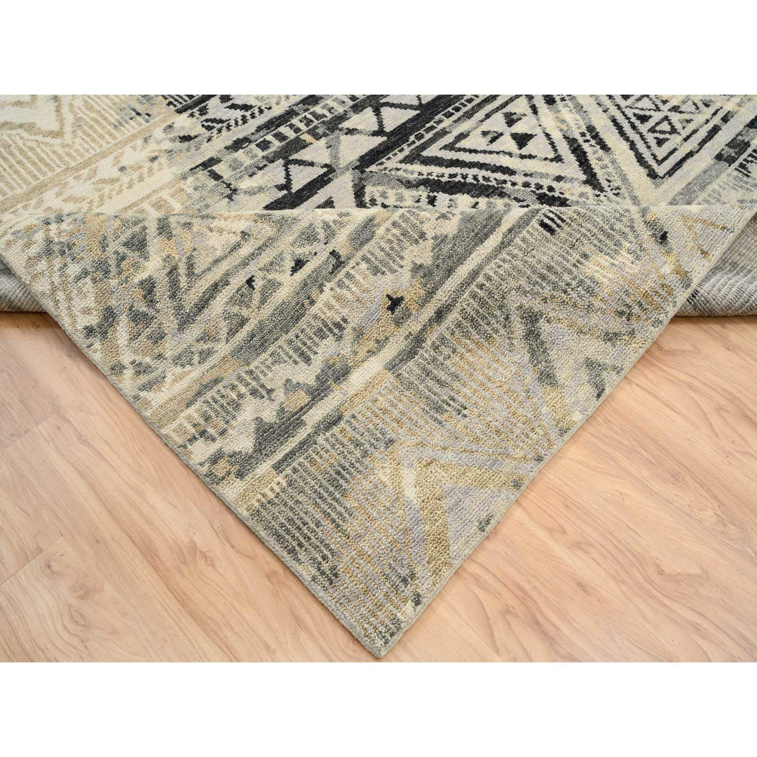 9'9" x 13'10" New Hand Knotted Black Wool Rectangle Oriental Rug - MOA10263921