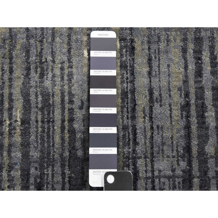 2'6" x 8'0" New Hand Knotted Grey Wool Runner Oriental Rug - MOA10275157