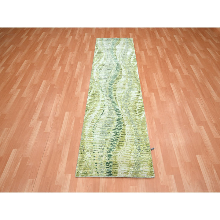 2'6" x 8'2" New Hand Knotted Green Silk Runner Oriental Rug - MOA10275547