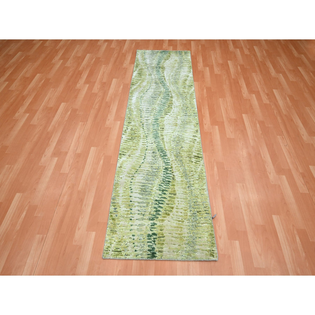 2'5" x 8'3" New Hand Knotted Green Silk Runner Oriental Rug - MOA10275548