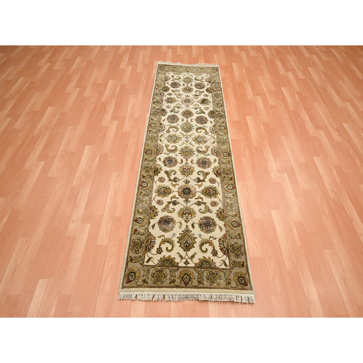 2'6" x 8'0" New Hand Knotted Ivory Wool & Silk Runner Oriental Rug - MOA10275612