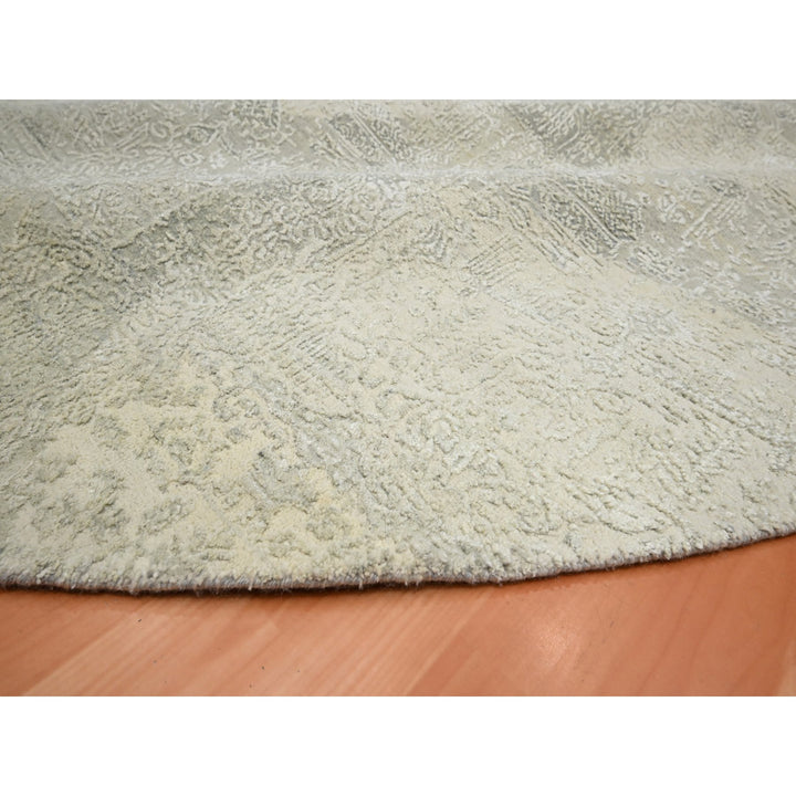 9'9" x 10'1" New Hand Knotted Ivory Wool & Silk Round Oriental Rug - MOA10275681