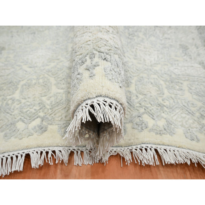8'10" x 12'0" New Hand Knotted Ivory Wool & Silk Rectangle Oriental Rug - MOA10275682
