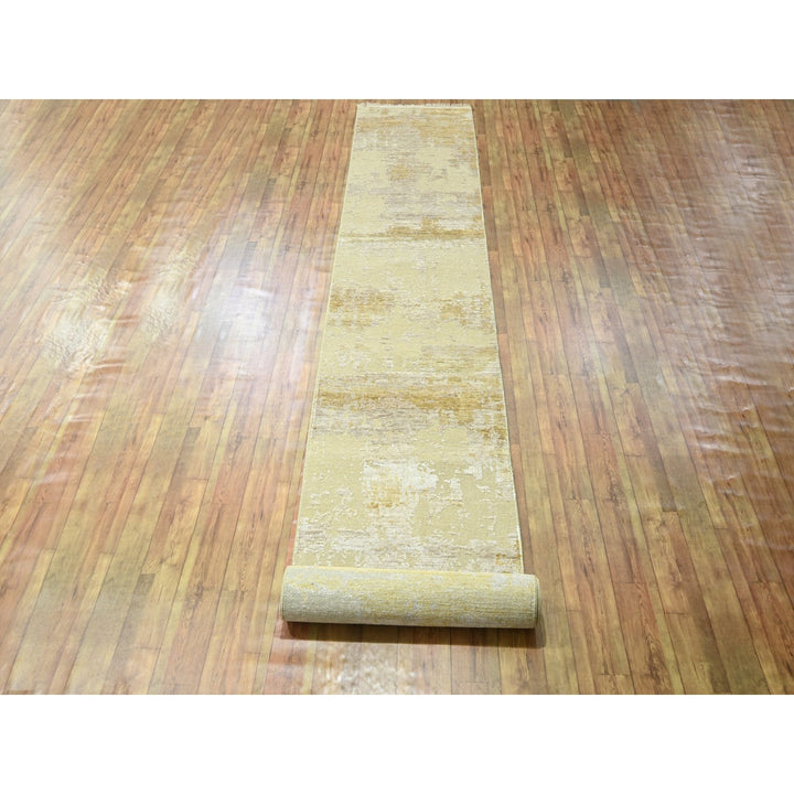 2'6" x 19'0" New Hand Knotted Ivory Wool & Silk Runner Oriental Rug - MOA10276352