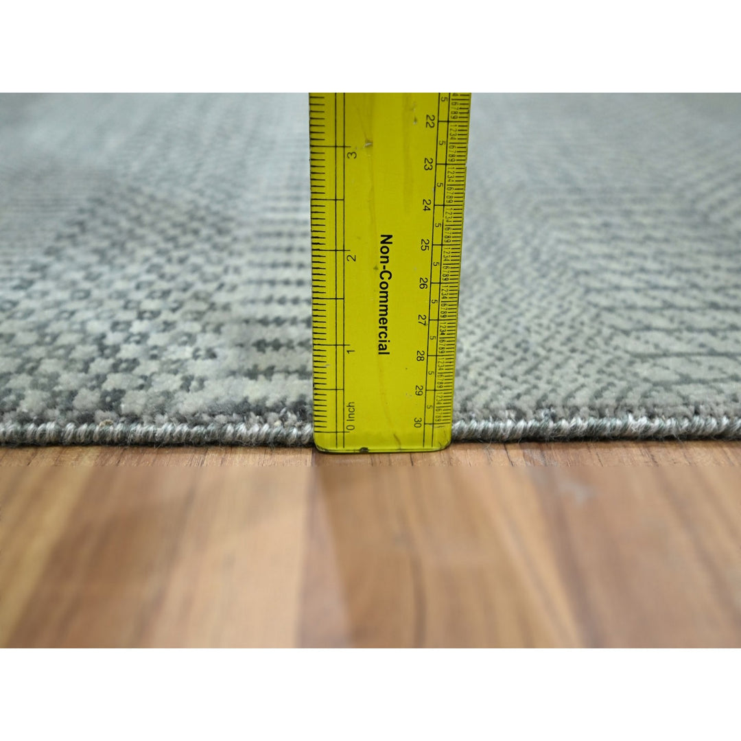 2'0" x 3'0" New Hand Knotted Grey Wool & Silk Rectangle Oriental Rug - MOA10276492