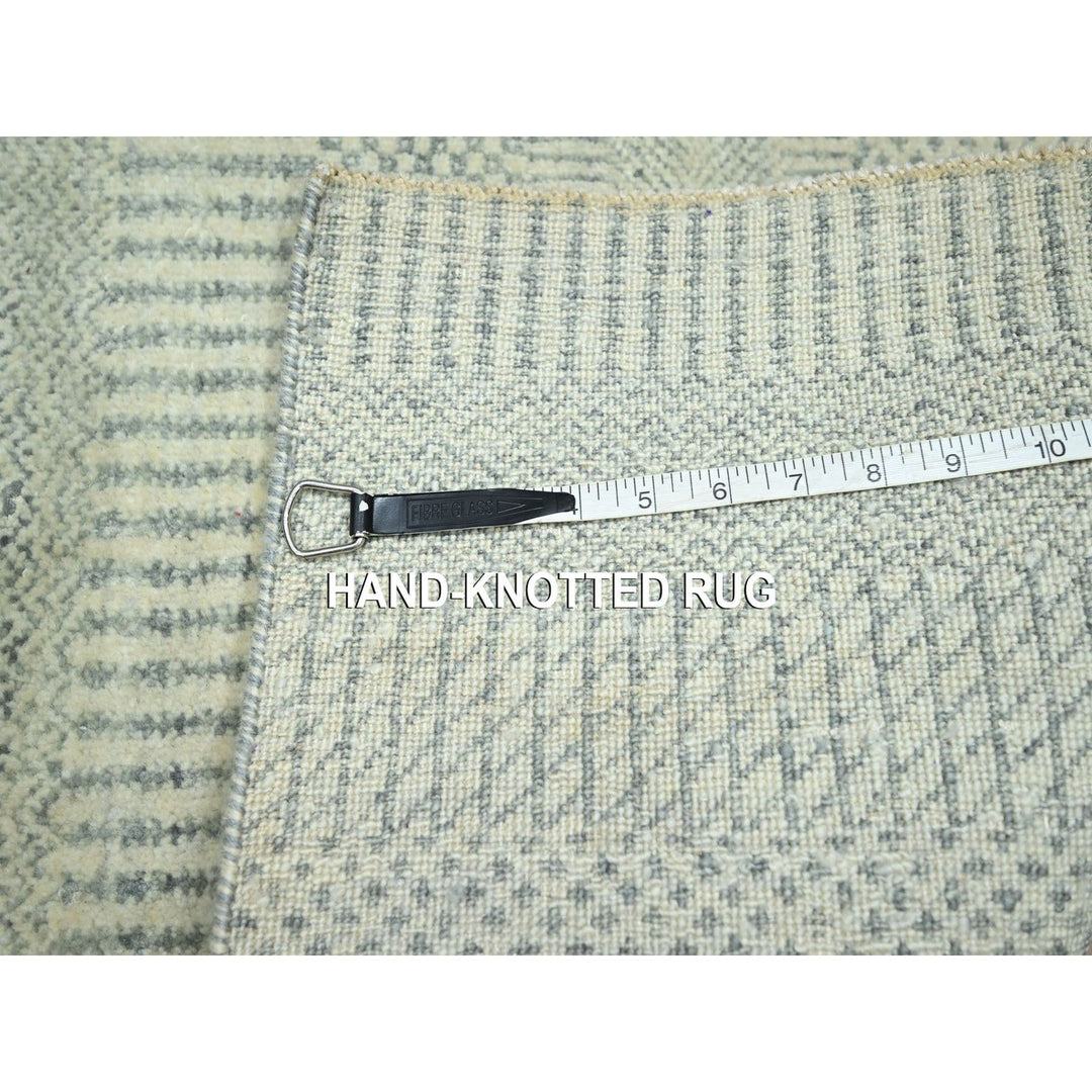 2'0" x 3'0" New Hand Knotted Ivory Wool & Silk Rectangle Oriental Rug - MOA10276524
