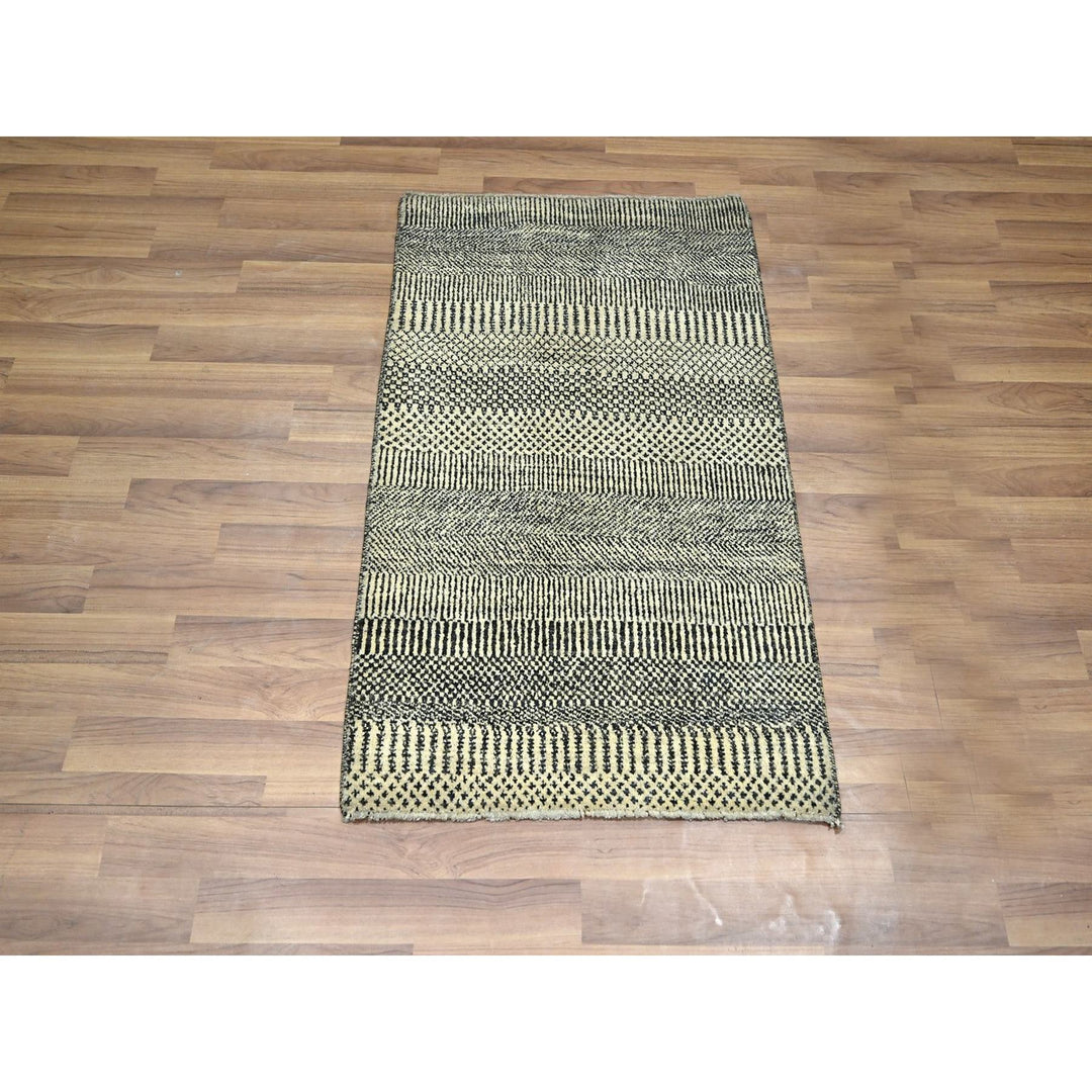 2'0" x 3'0" New Hand Knotted Ivory Wool & Silk Rectangle Oriental Rug - MOA10276526