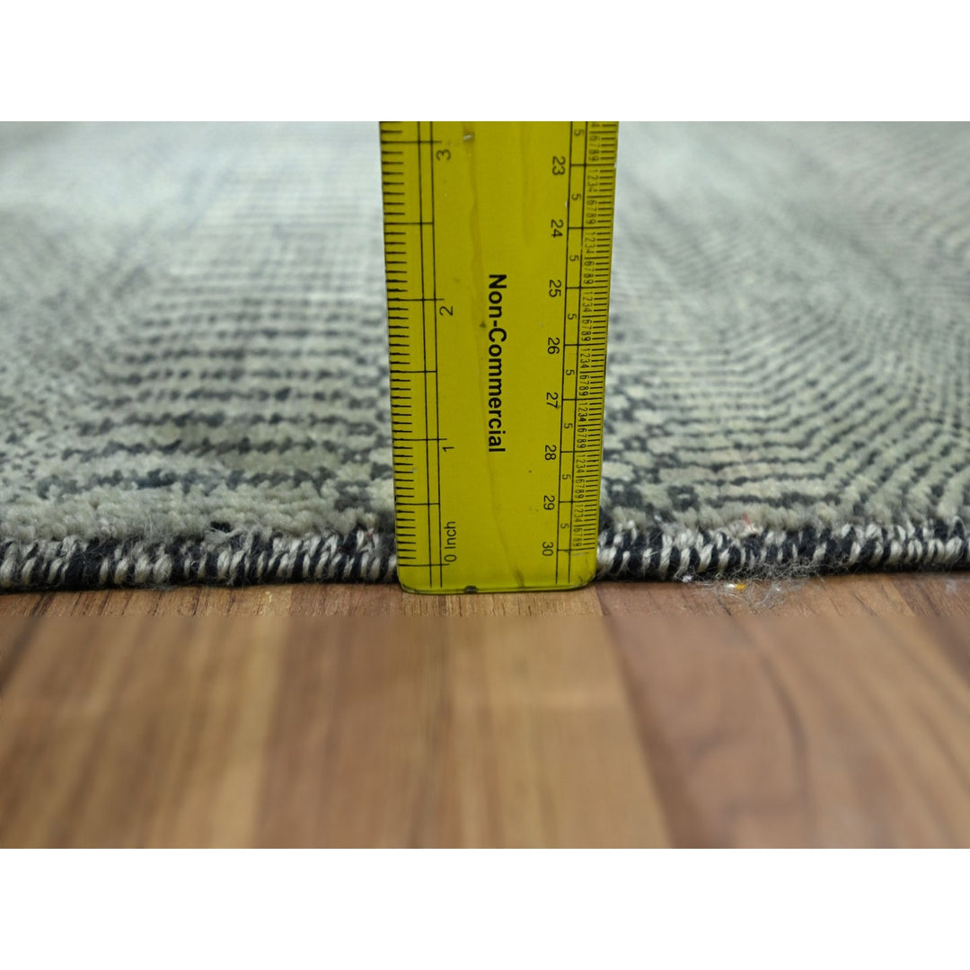 2'0" x 3'0" New Hand Knotted Grey Wool & Silk Rectangle Oriental Rug - MOA10276534