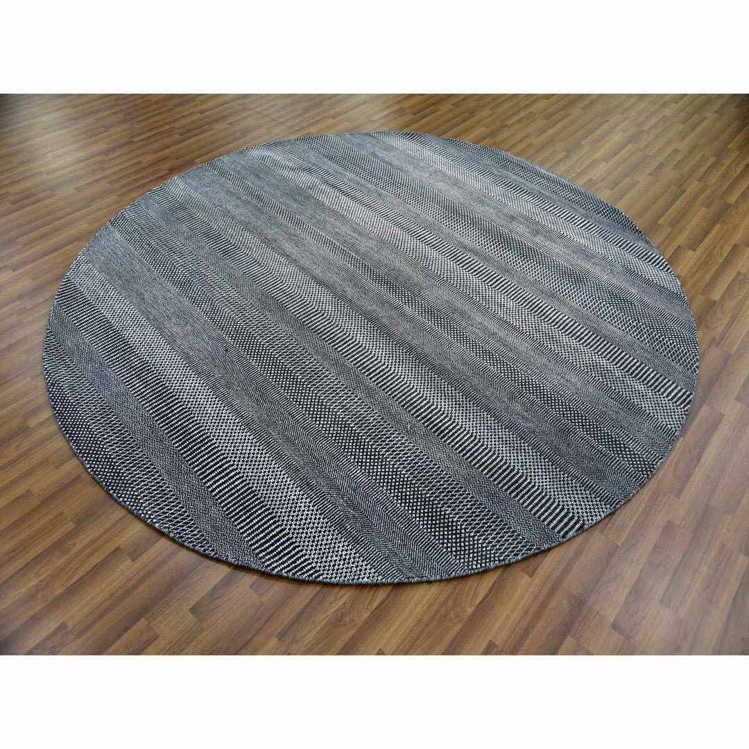 7'9" x 7'9" New Hand Knotted Grey Wool & Silk Round Oriental Rug - MOA10279160