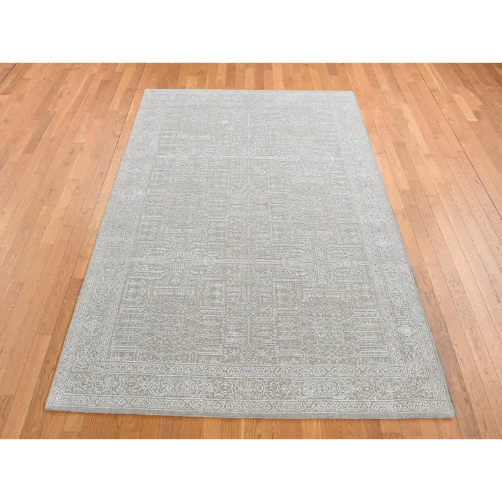 5'9" x 9'0" New Hand Loomed Grey Wool & Silk Rectangle Oriental Rug - MOA10280978