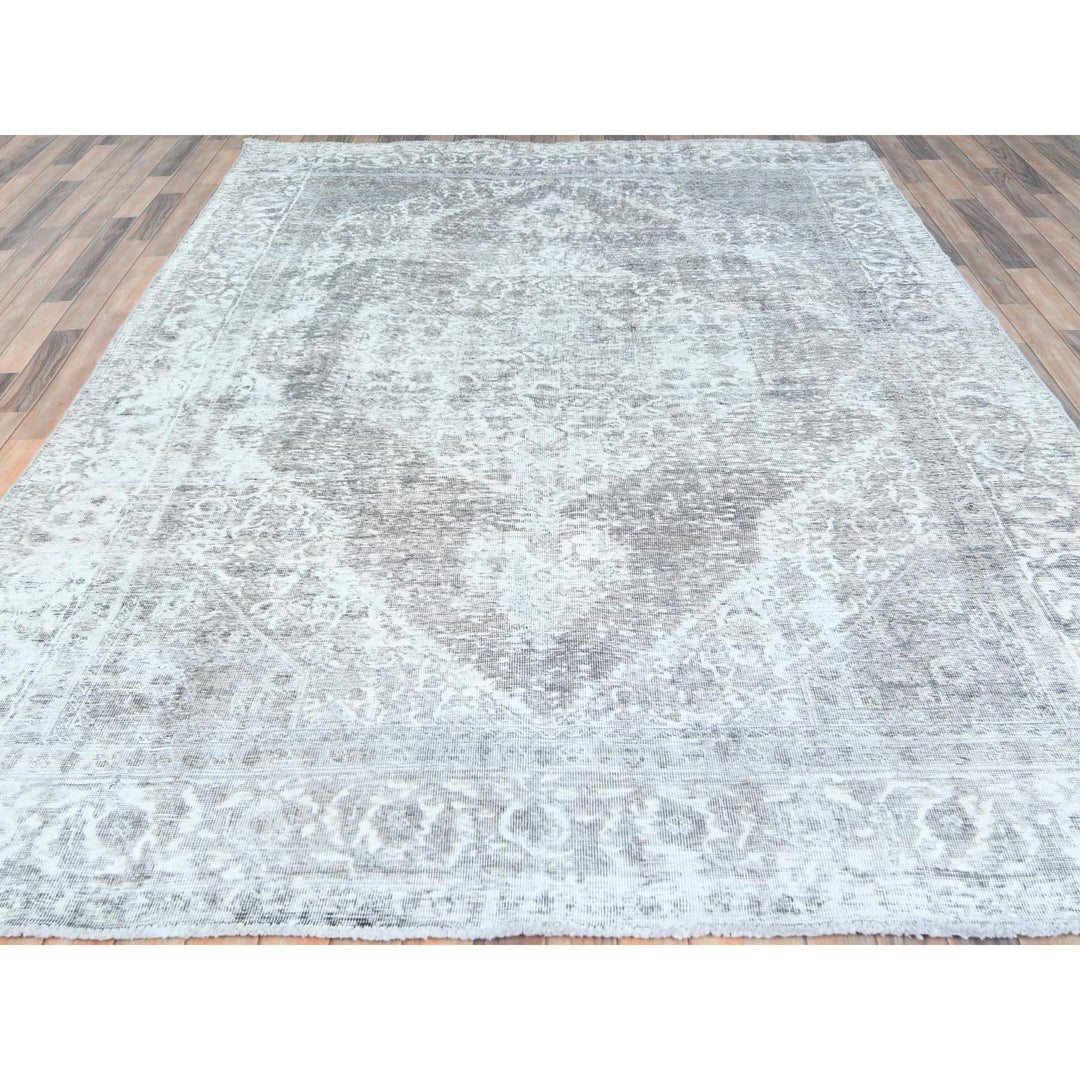 7'9" x 10'8" Vintage Hand Knotted Grey Wool Rectangle Oriental Rug - MOA10282104