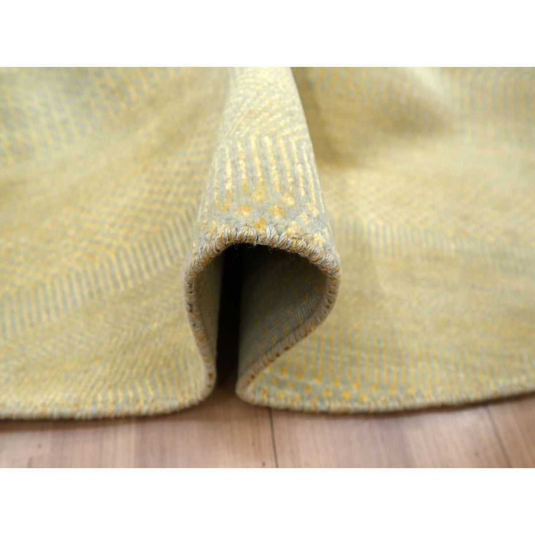 7'10" x 7'10" New Hand Knotted Yellow Wool & Silk Round Oriental Rug - MOA10283212