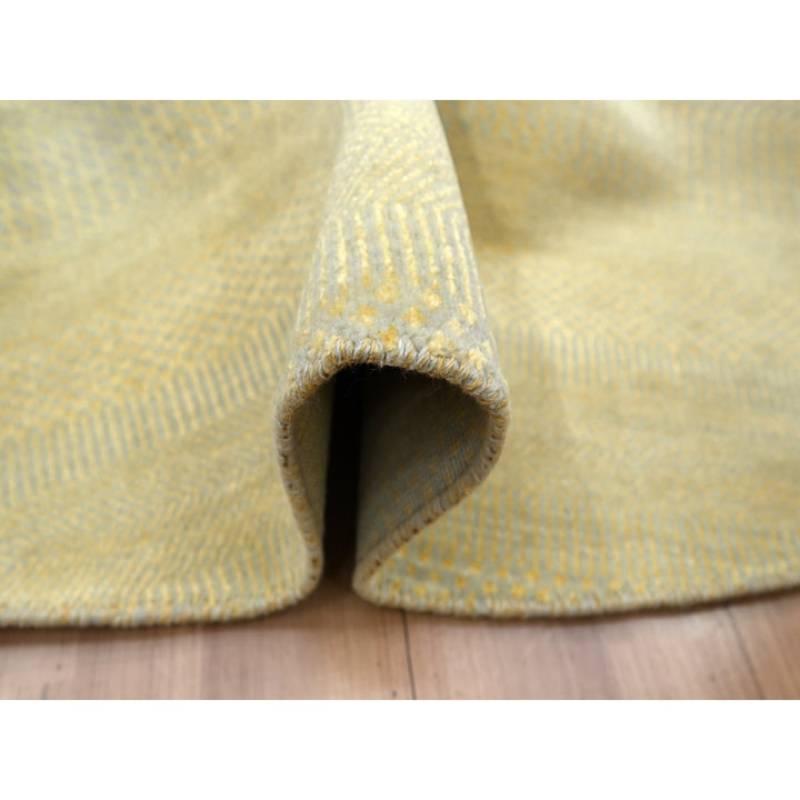 7'10" x 7'10" New Hand Knotted Yellow Wool & Silk Round Oriental Rug - MOA10283212