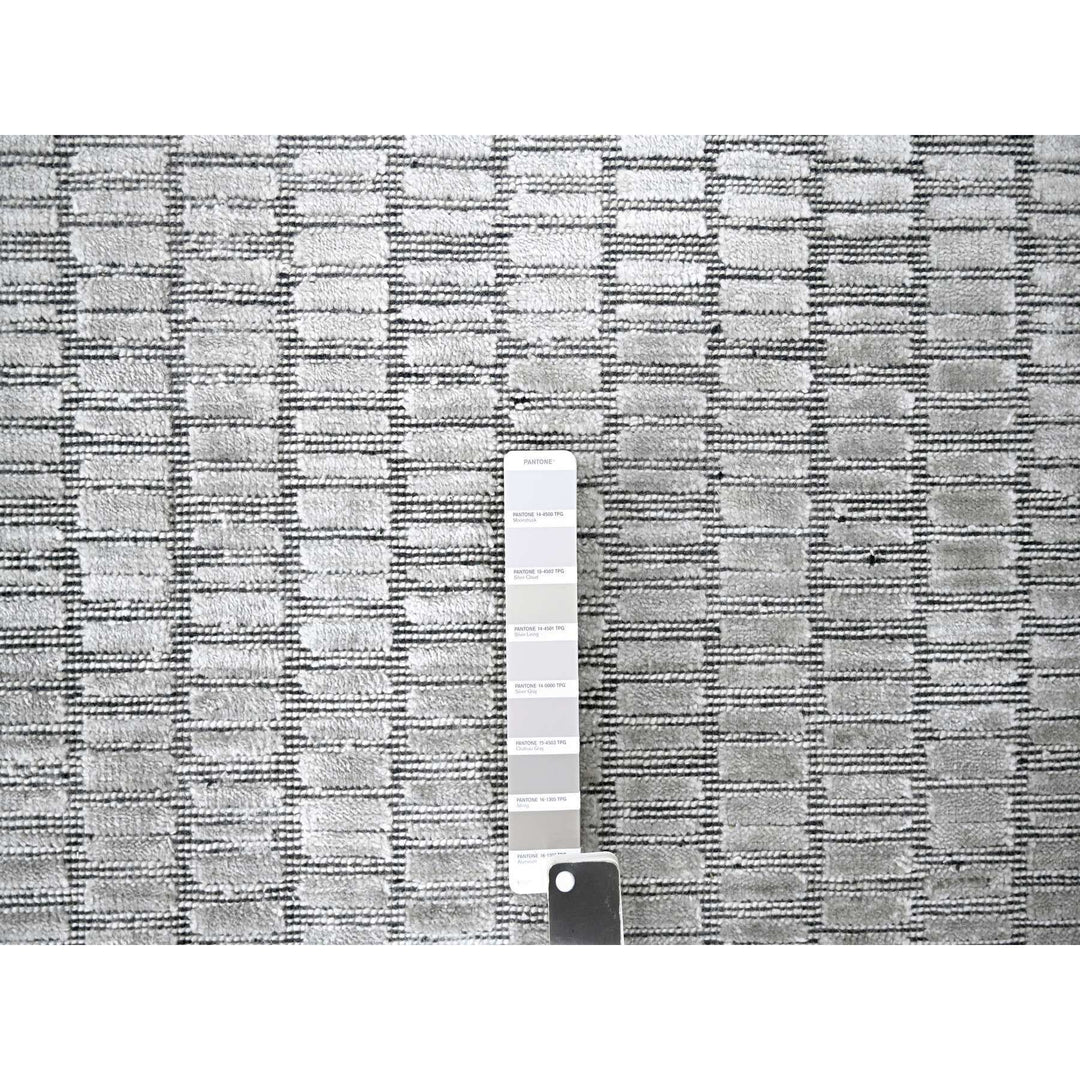 7'10" x 10'0" New Hand Loomed Grey Wool and Plant based Silk Rectangle Oriental Rug - MOA10284297