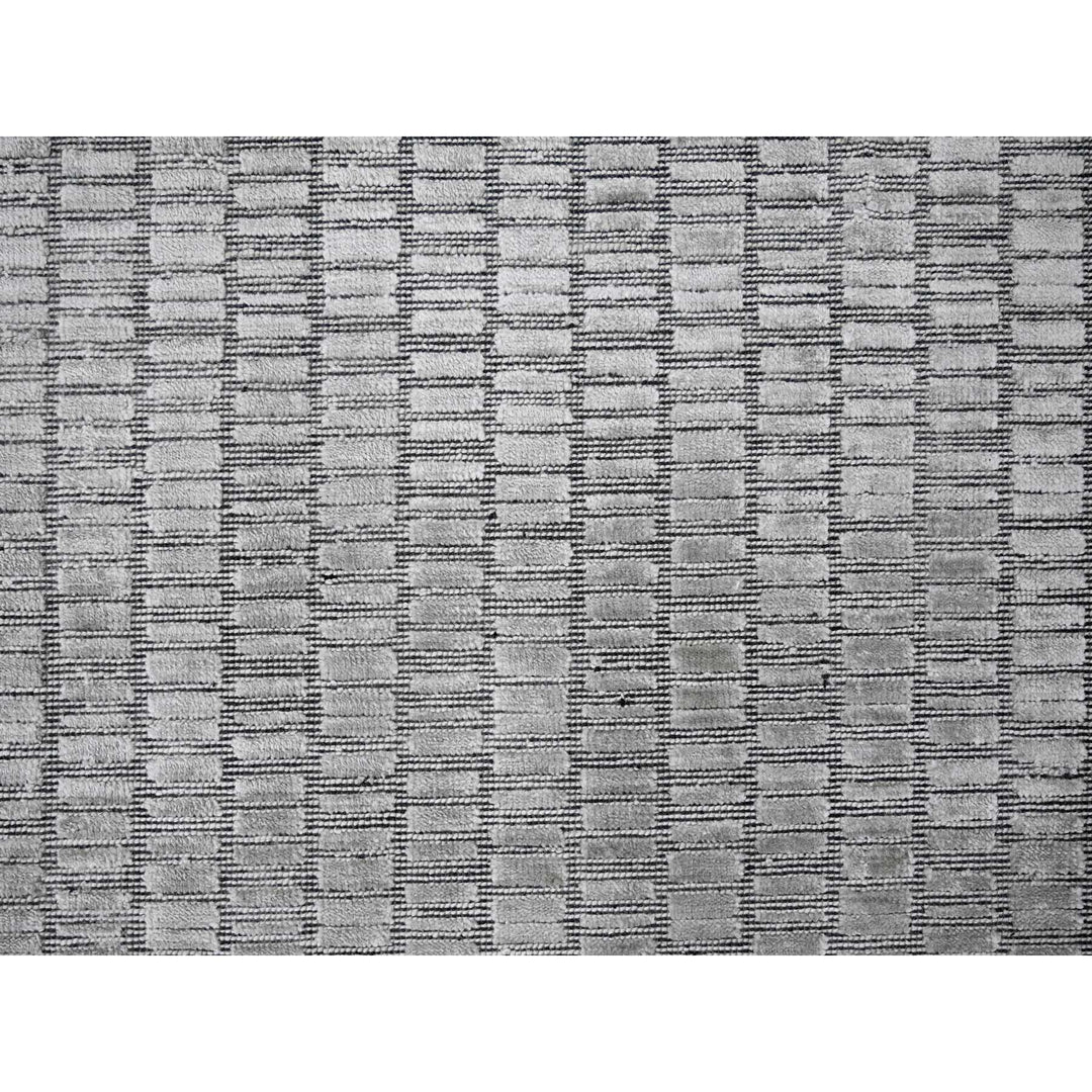 7'10" x 10'0" New Hand Loomed Grey Wool and Plant based Silk Rectangle Oriental Rug - MOA10284297