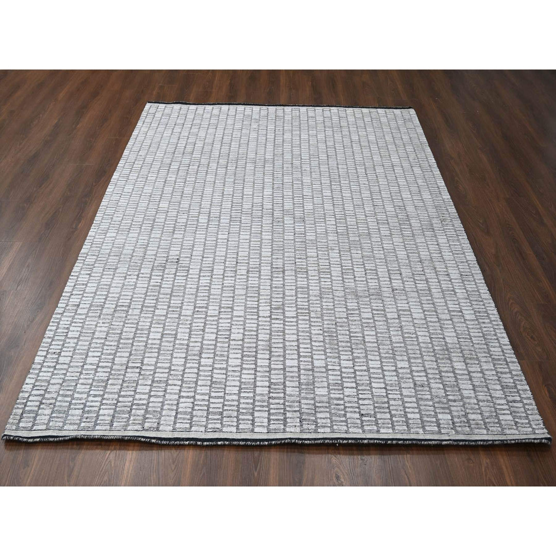 7'10" x 10'0" New Hand Loomed Grey Wool and Plant based Silk Rectangle Oriental Rug - MOA10284298