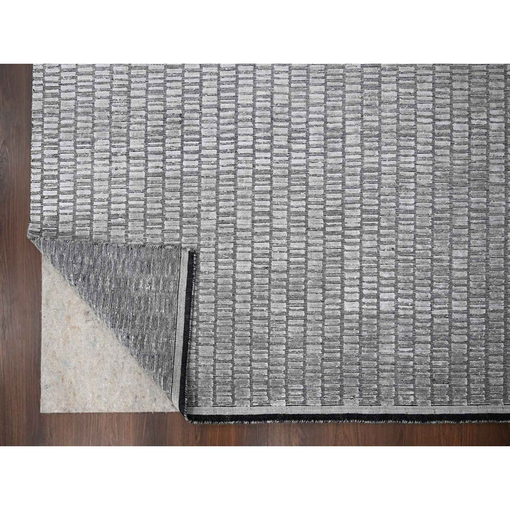 7'10" x 10'0" New Hand Loomed Grey Wool and Plant based Silk Rectangle Oriental Rug - MOA10284298