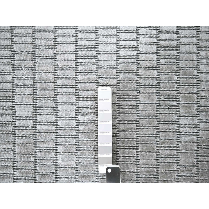 7'10" x 10'0" New Hand Loomed Grey Wool and Plant based Silk Rectangle Oriental Rug - MOA10284298