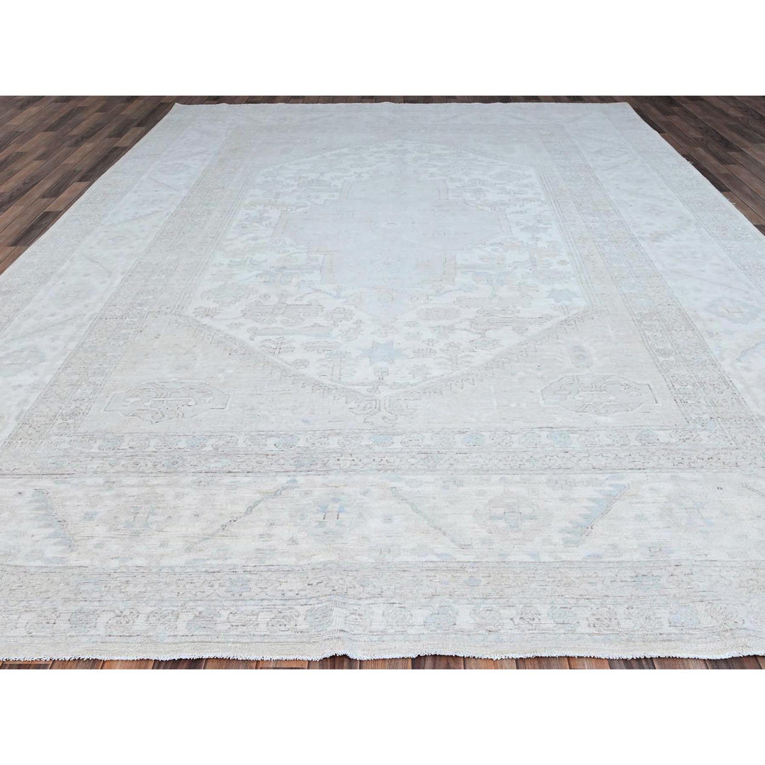 9'11" x 13'7" New Hand Knotted Ivory Wool Rectangle Oriental Rug - MOA10286511