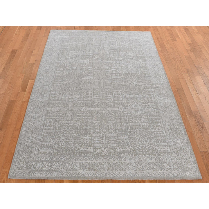 5'9" x 9'0" New Hand Loomed Grey Wool and Plant based Silk Rectangle Oriental Rug - MOA10287003