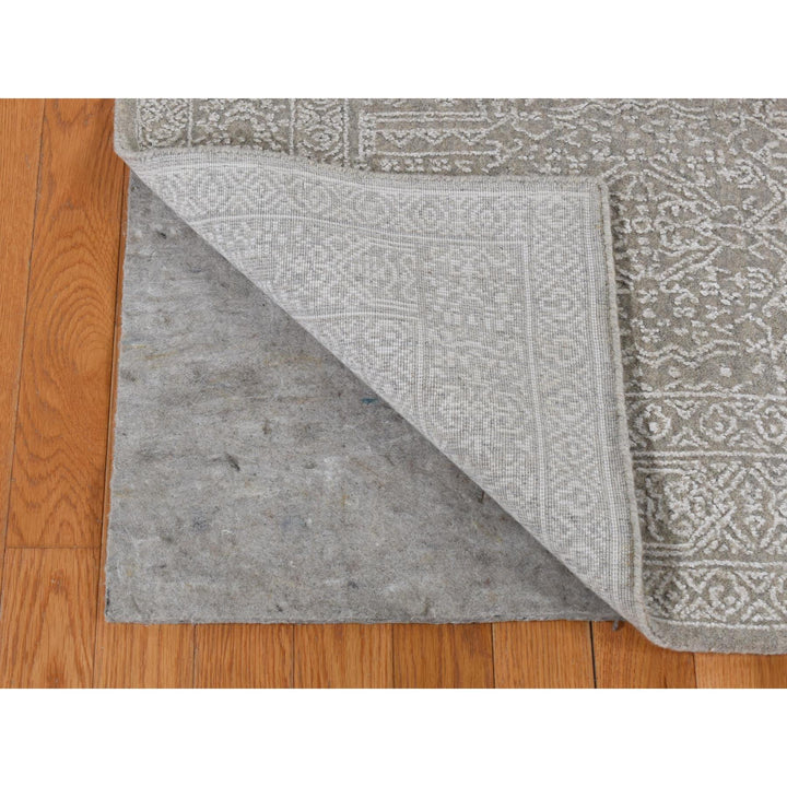 5'9" x 9'0" New Hand Loomed Grey Wool and Plant based Silk Rectangle Oriental Rug - MOA10287003