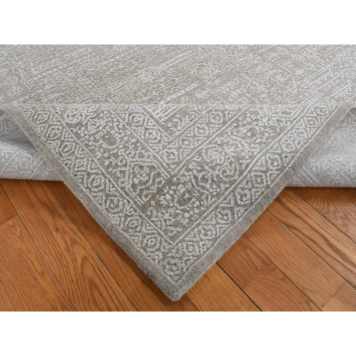 5'9" x 9'0" New Hand Loomed Grey Wool and Plant based Silk Rectangle Oriental Rug - MOA10287003