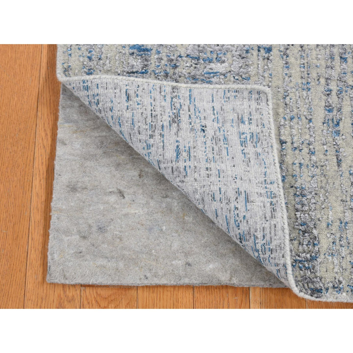 2'6" x 9'9" New Hand Loomed Grey Wool & Silk Runner Oriental Rug - MOA10287268