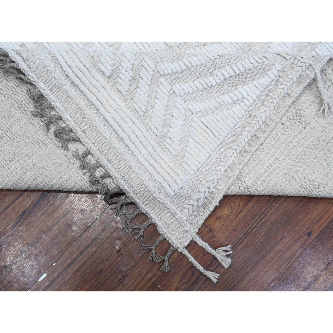 9'11" x 14'2" New Hand Knotted Ivory Wool Rectangle Oriental Rug - MOA10289174