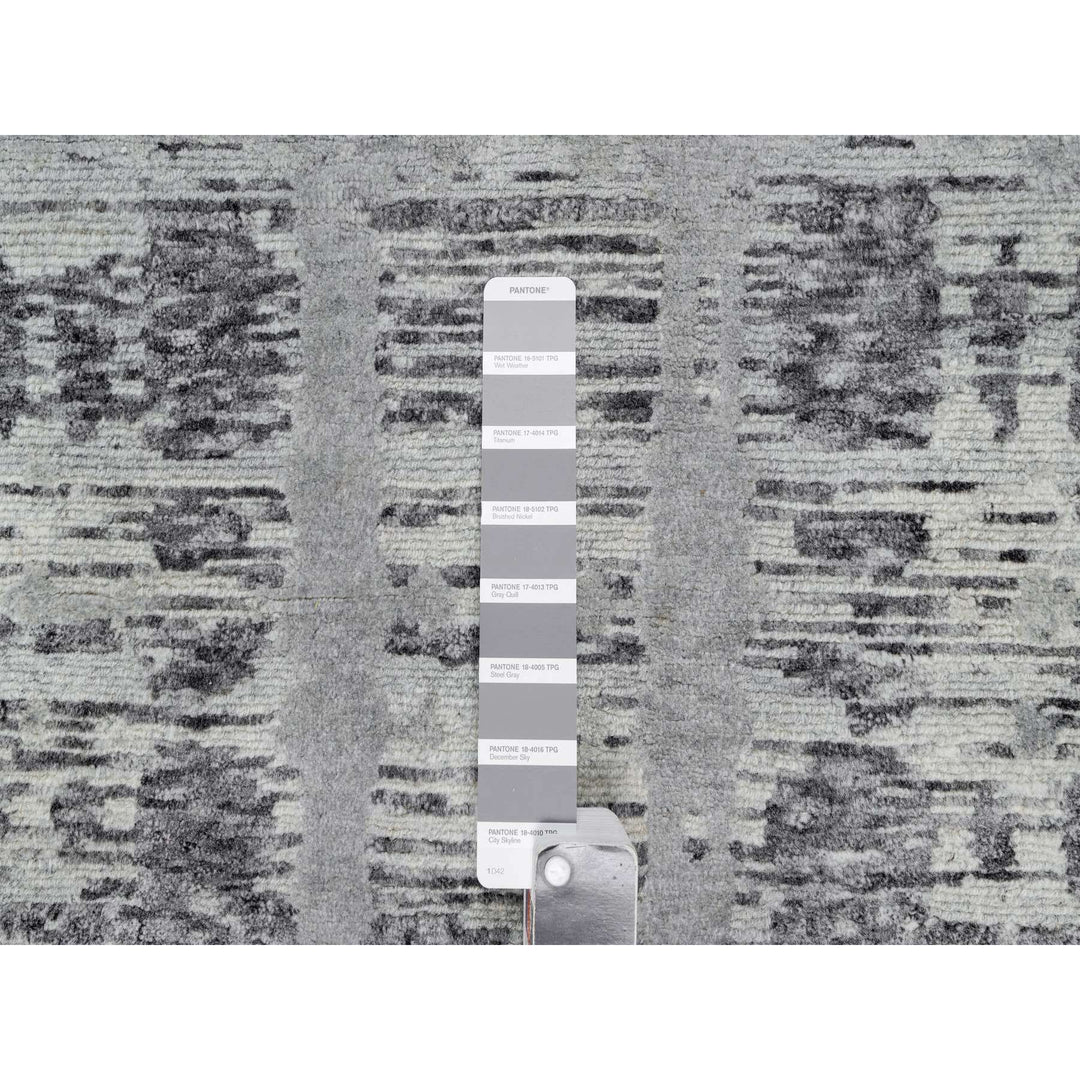 2'6" x 10'0" New Hand Knotted Grey Wool Runner Oriental Rug - MOA10290843