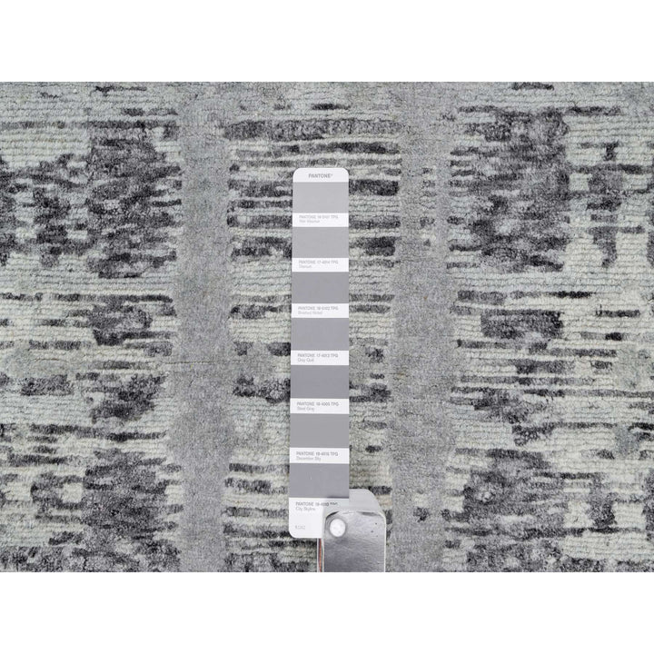 2'6" x 10'0" New Hand Knotted Grey Wool Runner Oriental Rug - MOA10290843