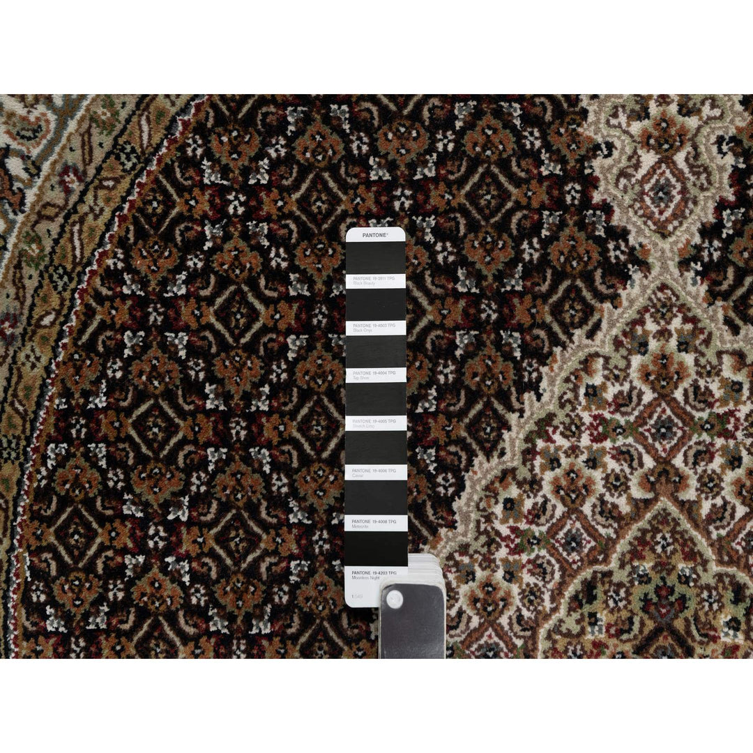 4'10" x 4'10" New Hand Knotted Black Wool Round Oriental Rug - MOA10291077