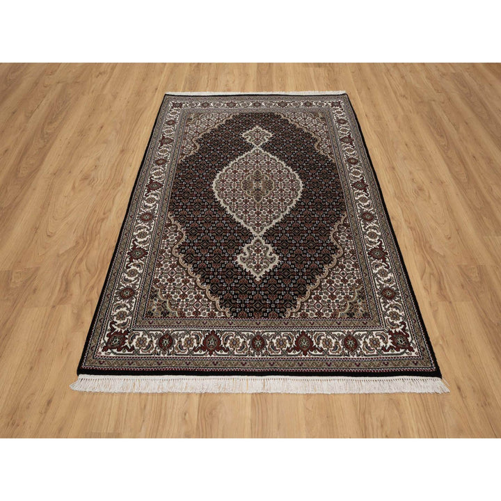 4'9" x 6'9" New Hand Knotted Black Wool Rectangle Oriental Rug - MOA10291588