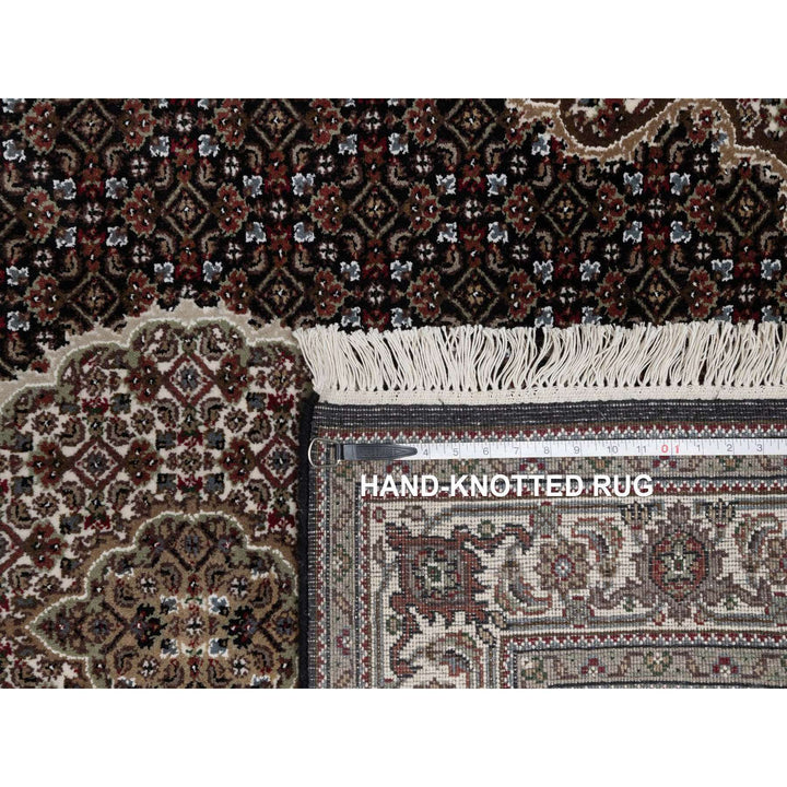 4'9" x 6'9" New Hand Knotted Black Wool Rectangle Oriental Rug - MOA10291588